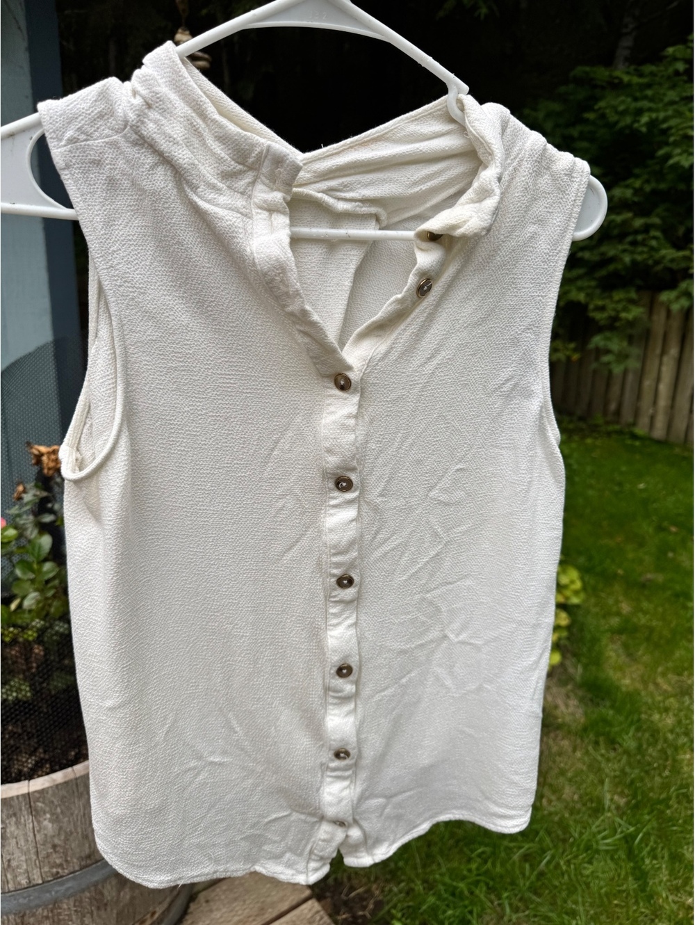 Maeve by Anthropologie Sleeveless Button-Down Blouse in Cream, Size US 14